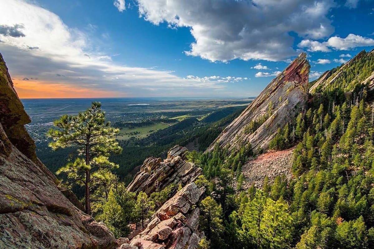 Boulder's Flatirons vlakbij Denver, Colorado.